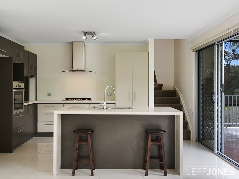 95 Ridge Street, Greenslopes QLD 4120