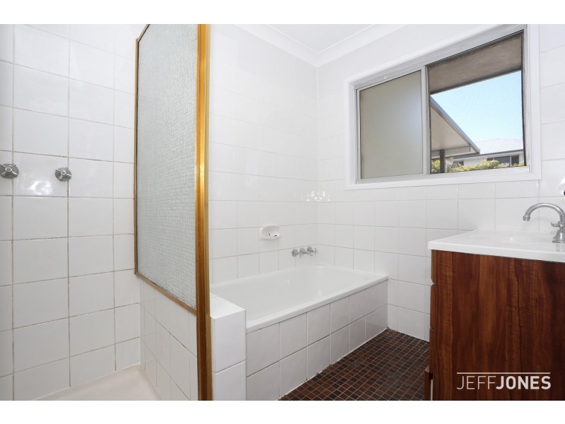 16 Catania Street, Wishart QLD 4122