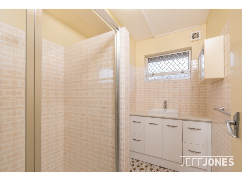 2/111 Park Road, Yeronga QLD 4104