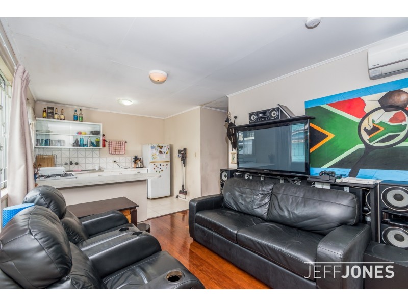 2/99 Cavendish Road, Coorparoo QLD 4151