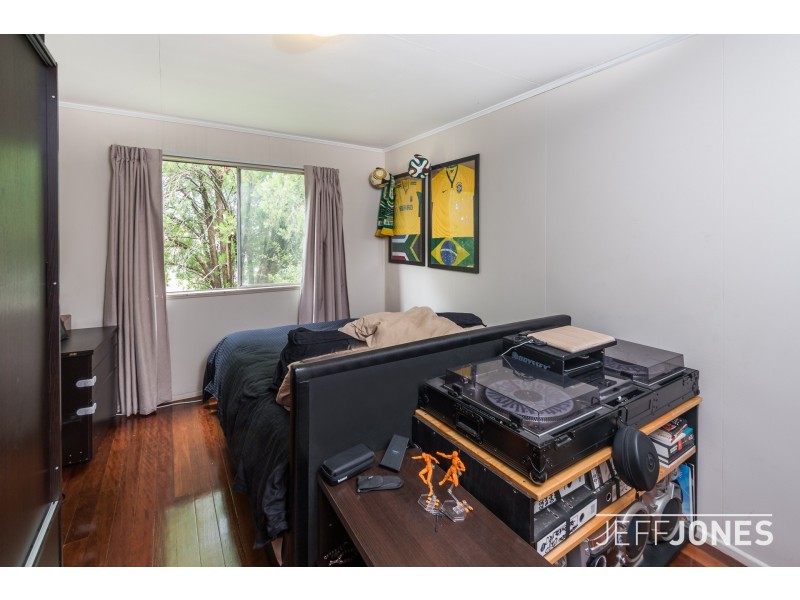 2/99 Cavendish Road, Coorparoo QLD 4151