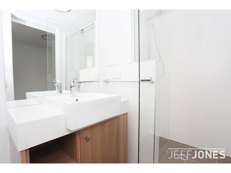 3/143 Cavendish Road, Coorparoo QLD 4151