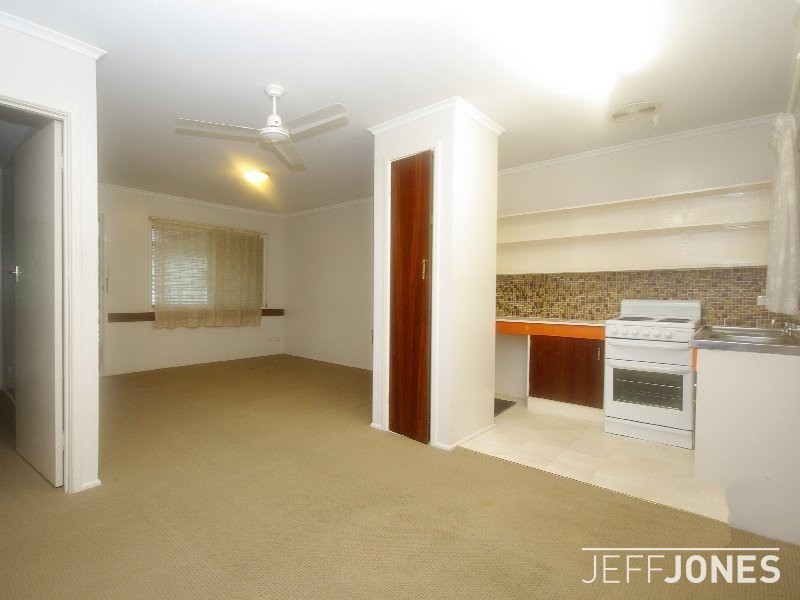 2/27 Thomas Street, Greenslopes QLD 4120