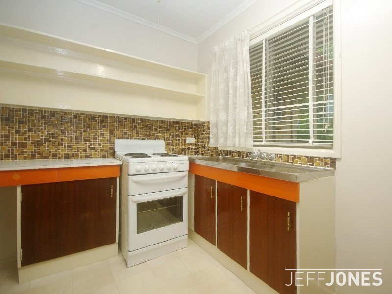 2/27 Thomas Street, Greenslopes QLD 4120