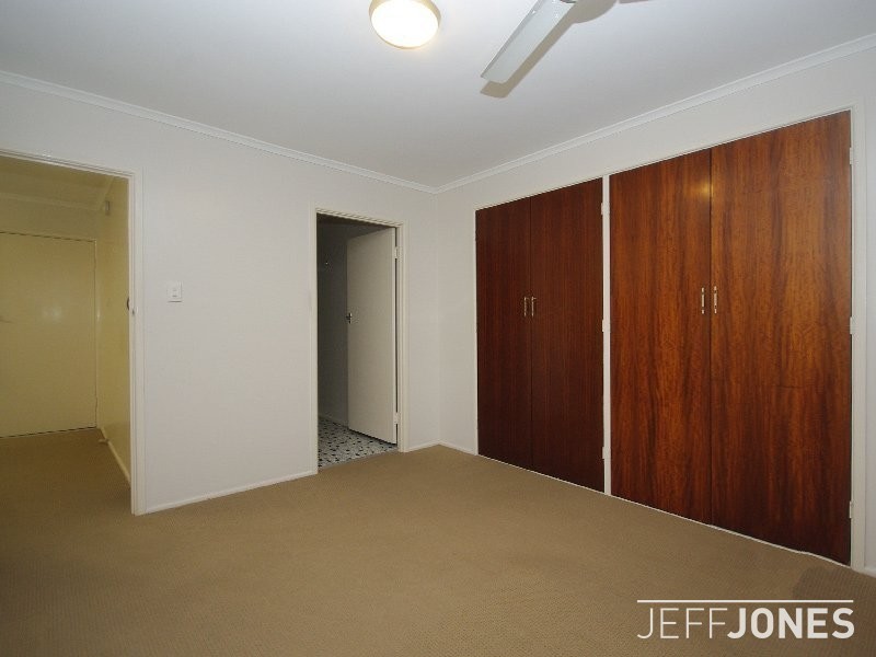 2/27 Thomas Street, Greenslopes QLD 4120