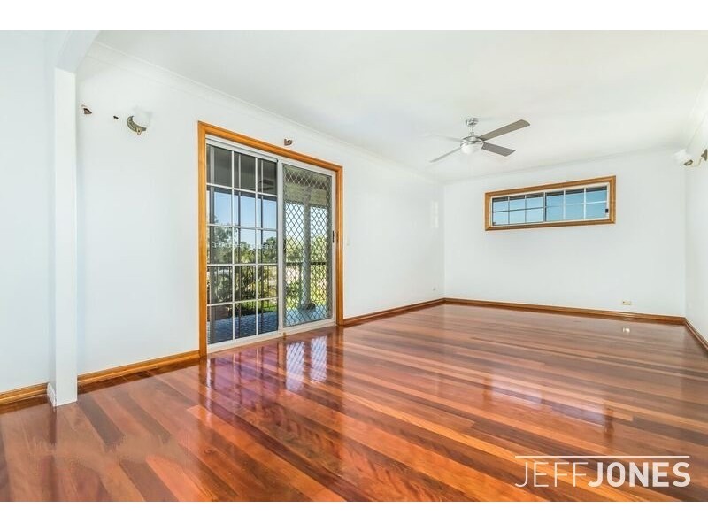 18 Donnington Street, Carindale QLD 4152