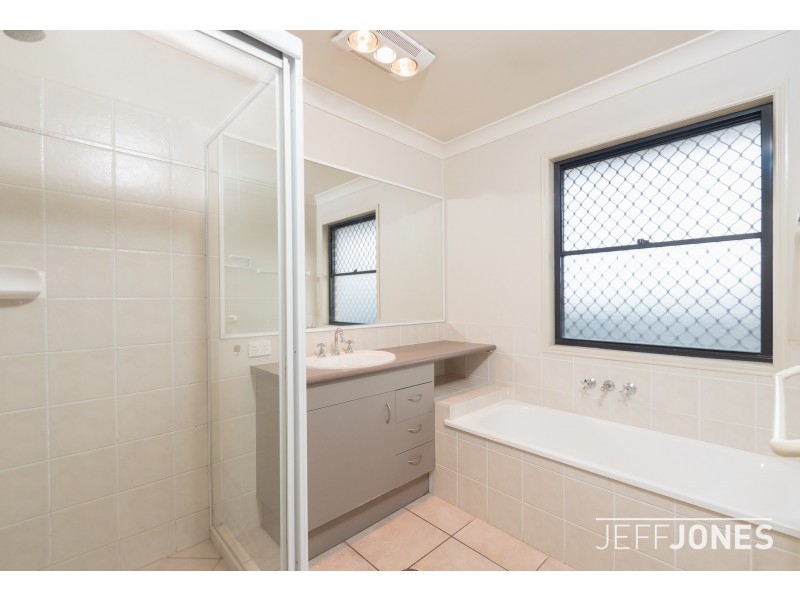 106 Silky Oak Crescent, Carindale QLD 4152