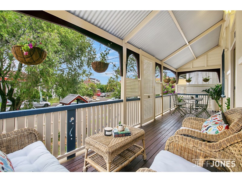 8 Jubilee Street, Greenslopes QLD 4120