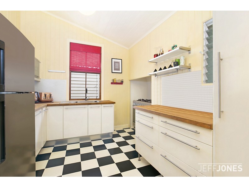 8 Jubilee Street, Greenslopes QLD 4120