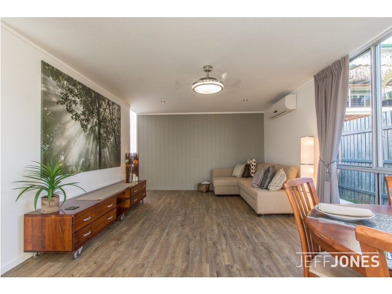 7 St Leonards Street, Coorparoo QLD 4151
