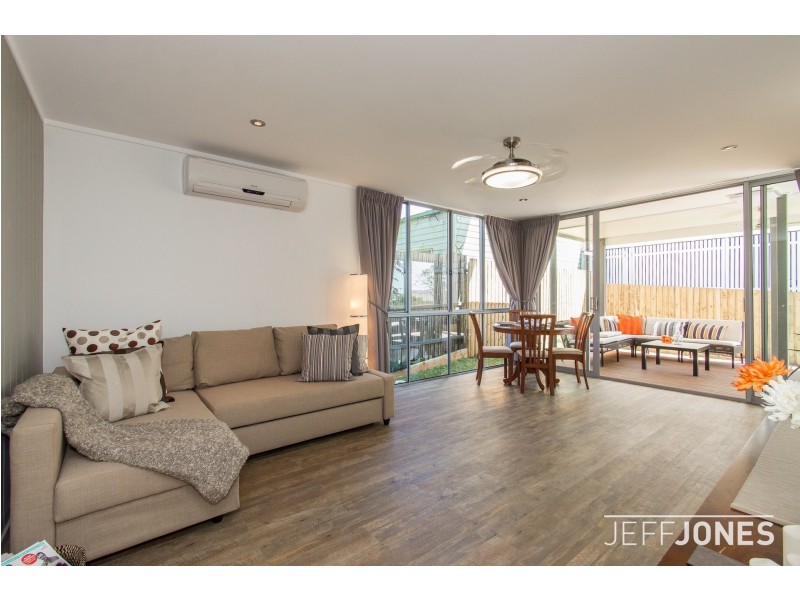 7 St Leonards Street, Coorparoo QLD 4151