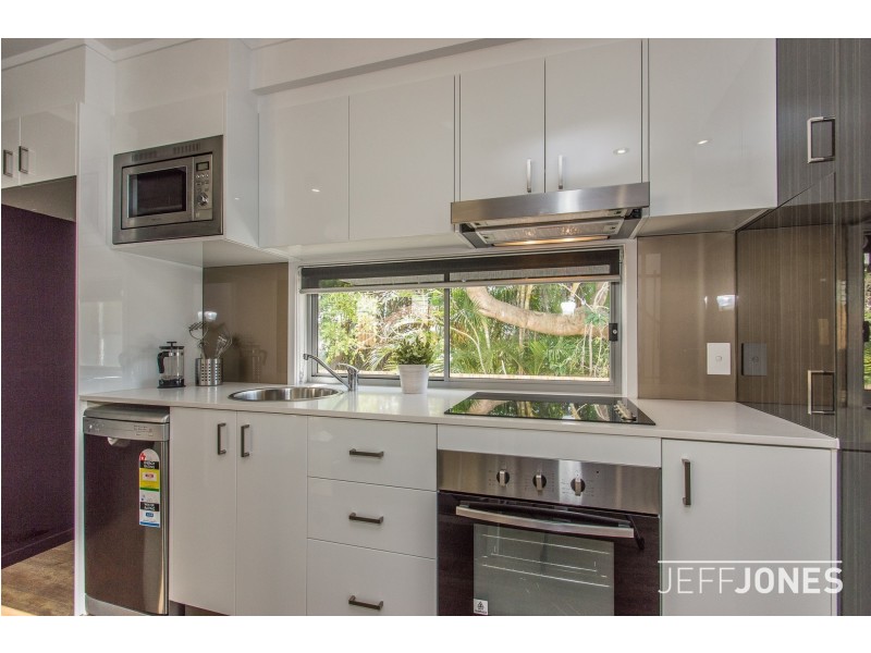 7 St Leonards Street, Coorparoo QLD 4151