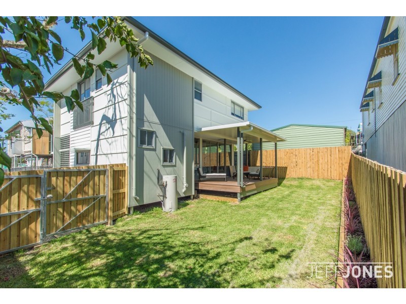 7 St Leonards Street, Coorparoo QLD 4151