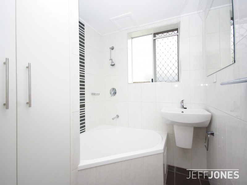 17/7 Main Avenue, Coorparoo QLD 4151