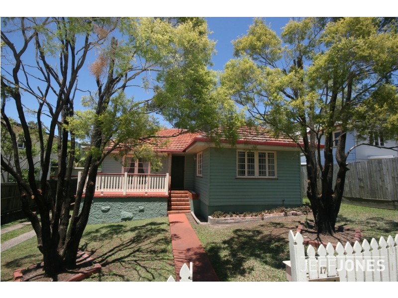 17 Risley Street, Carina QLD 4152