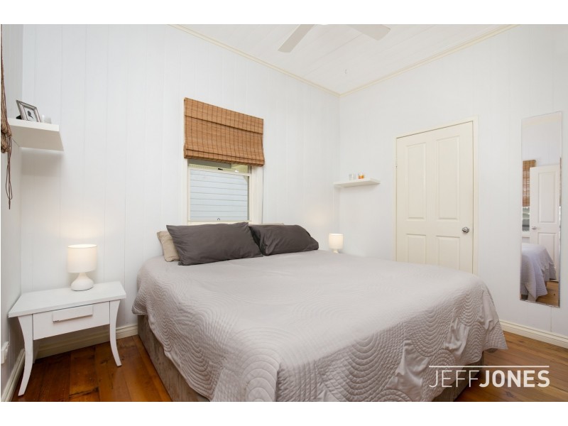 24 Abingdon Street, Woolloongabba QLD 4102