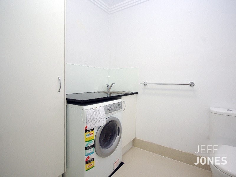 4/12 Old Cleveland Road, Greenslopes QLD 4120
