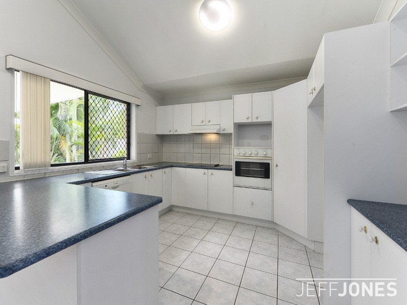 56 Oakley Street, Carindale QLD 4152