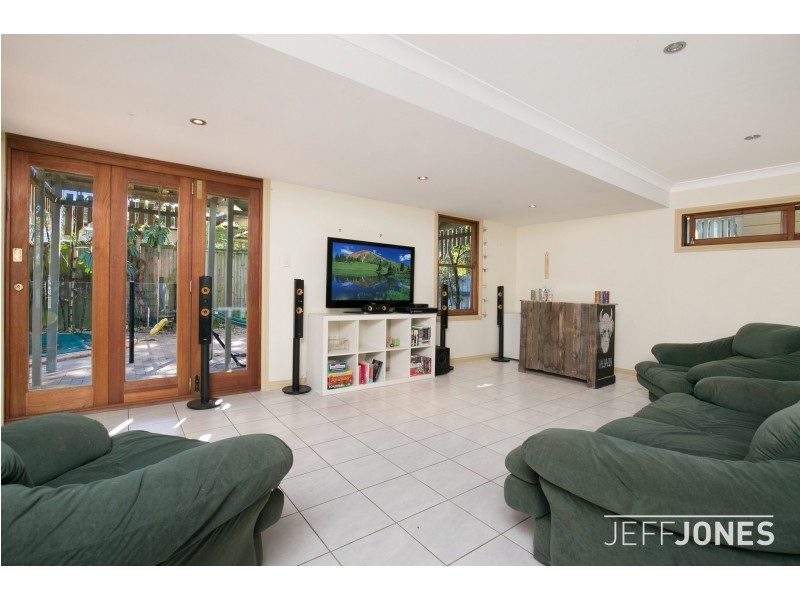 94 Linton Street, Kangaroo Point QLD 4169