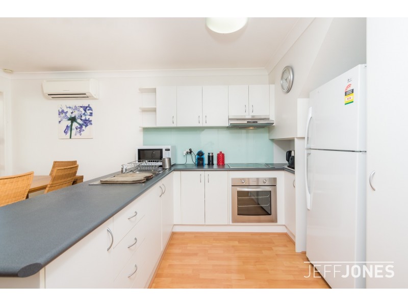 2/22 Hunter Street, Greenslopes QLD 4120