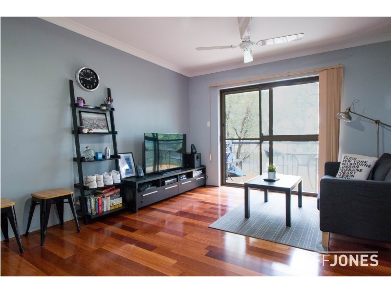 8/12 Carl Street, Woolloongabba QLD 4102