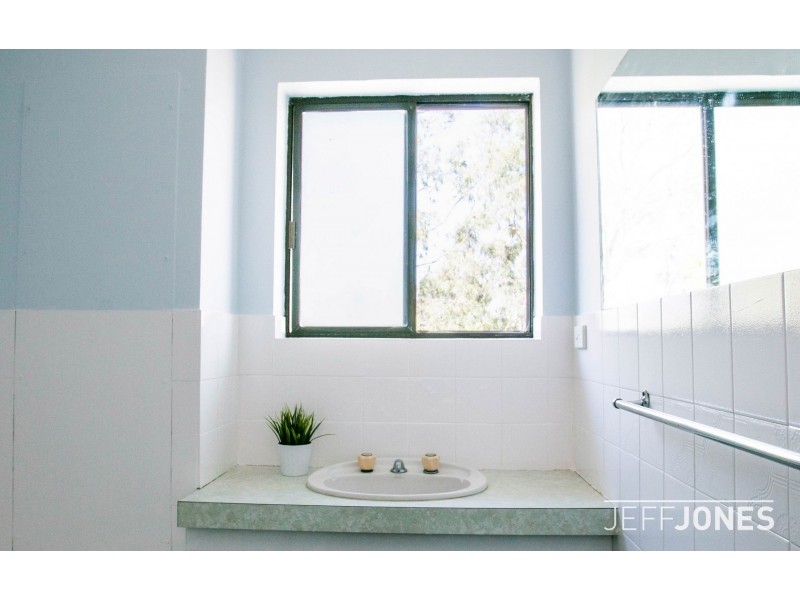 8/12 Carl Street, Woolloongabba QLD 4102