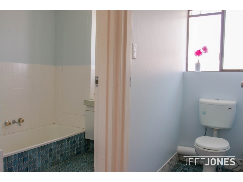 8/12 Carl Street, Woolloongabba QLD 4102