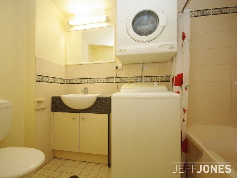 A5/52 Baron Street, Greenslopes QLD 4120