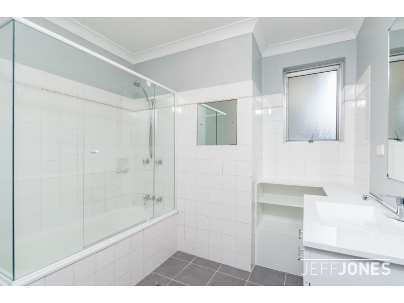 2/8 Drummond Street, Greenslopes QLD 4120