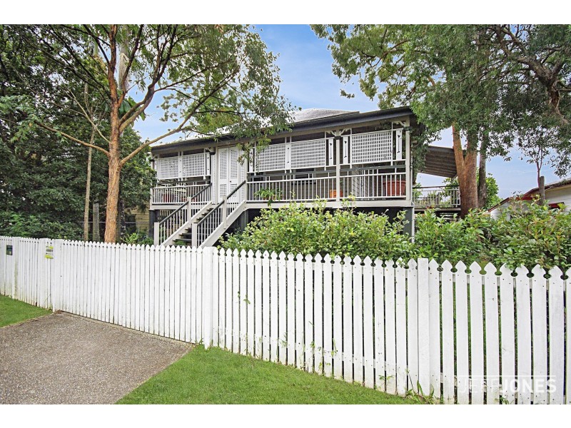 26 Avondale Avenue, Annerley QLD 4103