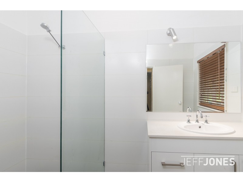 16 Sirius Street, Coorparoo QLD 4151