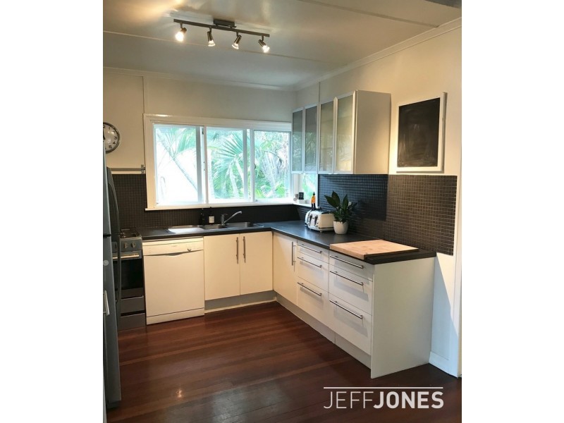 27 Megalong Street, Holland Park West QLD 4121