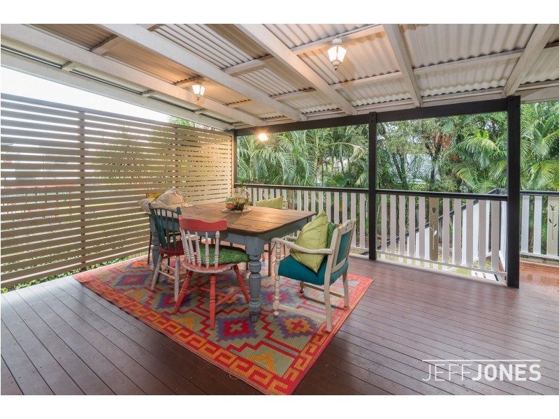2 Sword Street, Woolloongabba QLD 4102