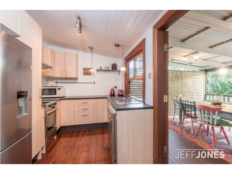 2 Sword Street, Woolloongabba QLD 4102