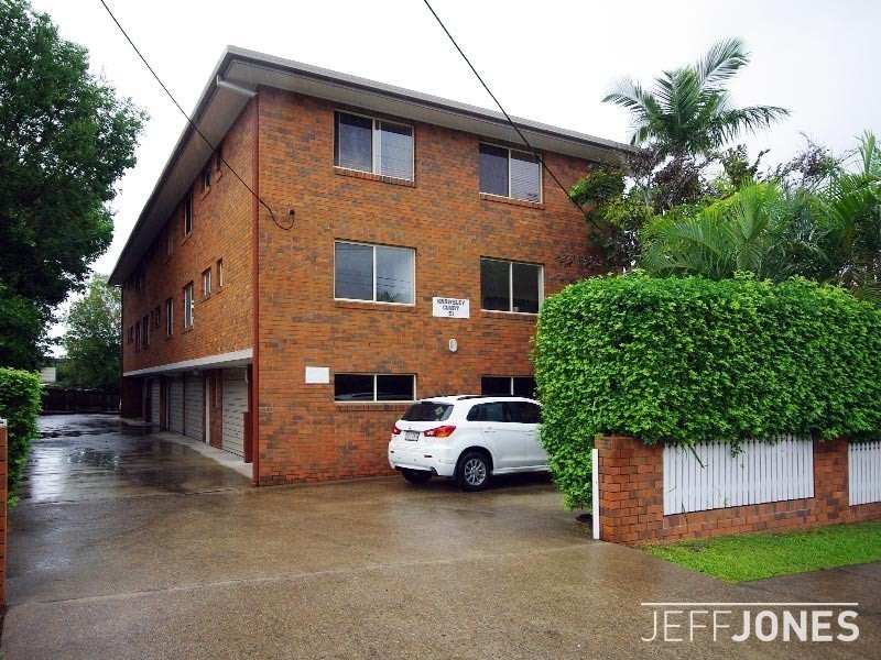 2/51 Knowsley Street, Greenslopes QLD 4120