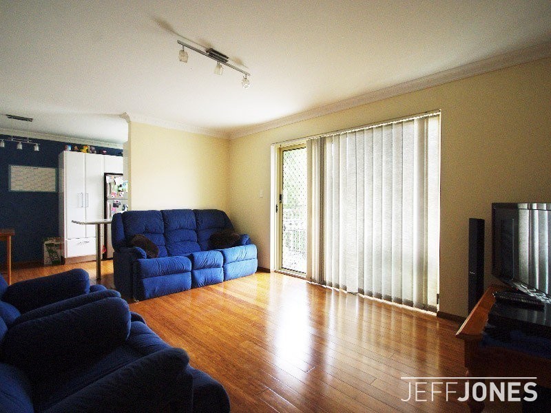 2/51 Knowsley Street, Greenslopes QLD 4120