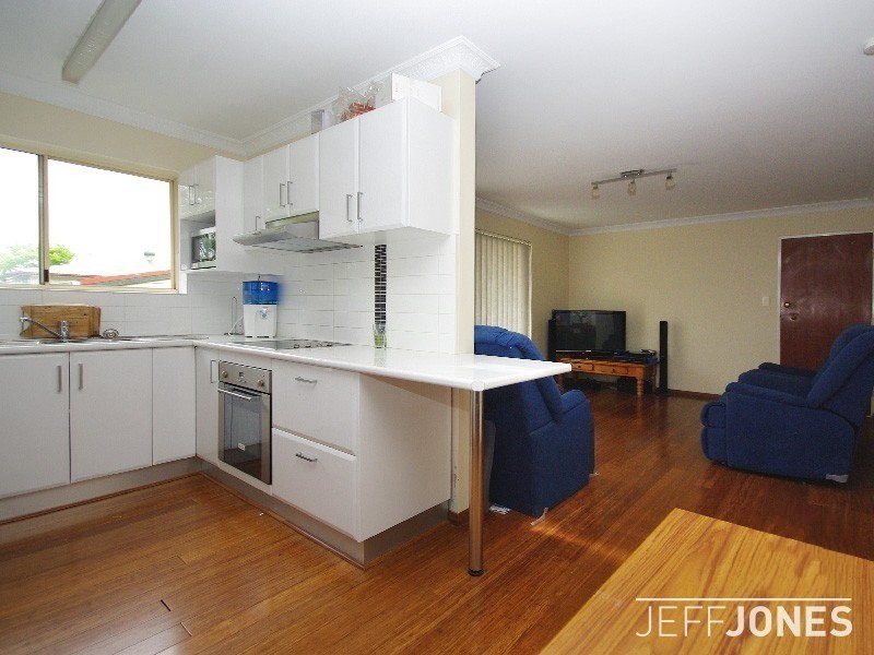 2/51 Knowsley Street, Greenslopes QLD 4120