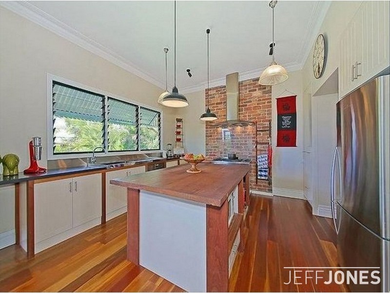 4 Sword Street, Woolloongabba QLD 4102