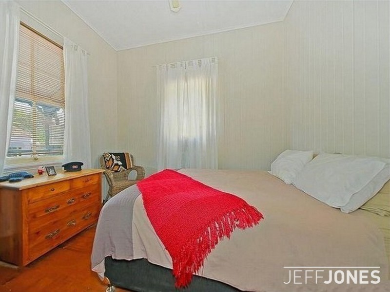 4 Sword Street, Woolloongabba QLD 4102