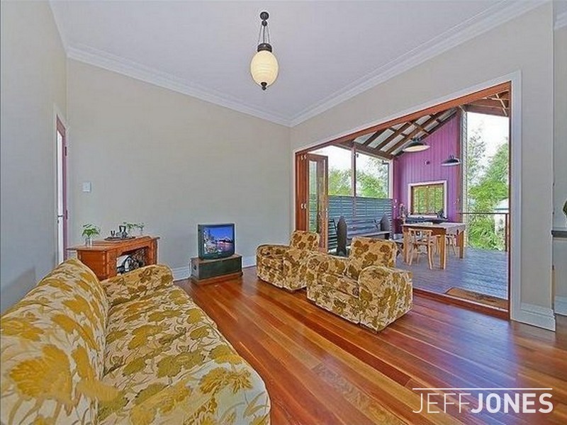 4 Sword Street, Woolloongabba QLD 4102