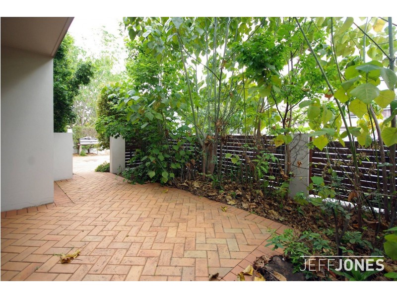 1/32 Earl Street, Greenslopes QLD 4120