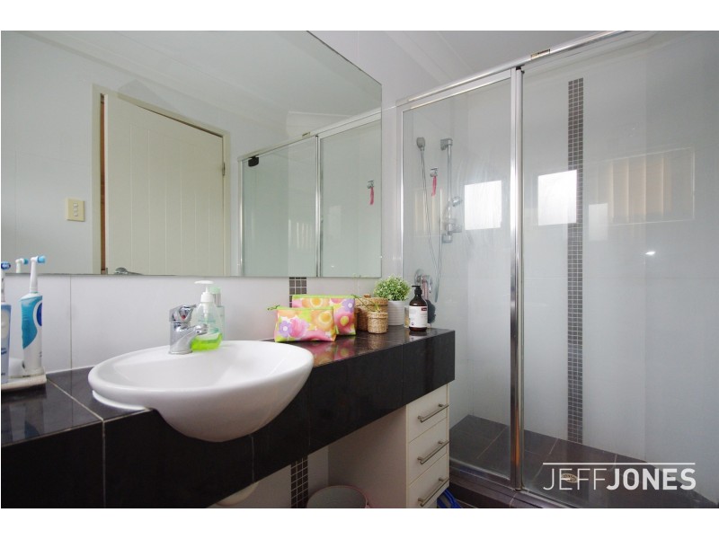 1/32 Earl Street, Greenslopes QLD 4120