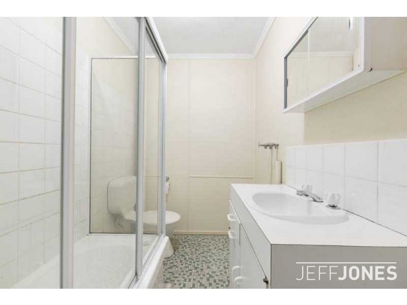 4/8 Boongall Road, Camp Hill QLD 4152