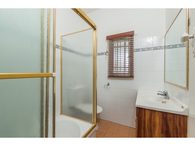 5 Galway Street, Greenslopes QLD 4120
