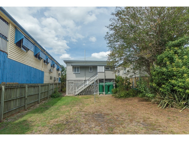 5 Galway Street, Greenslopes QLD 4120