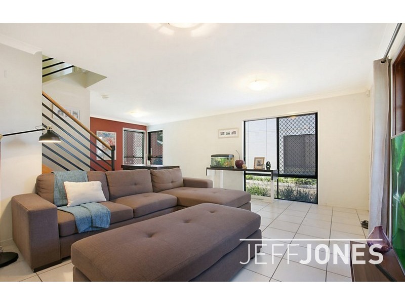 1/106 Juliette Street, Greenslopes QLD 4120