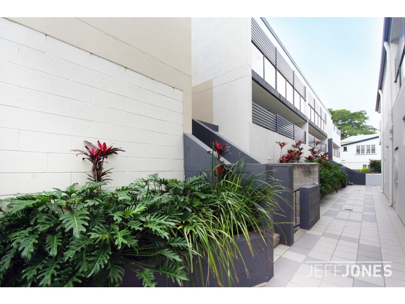 4/76 Old Cleveland Road, Greenslopes QLD 4120