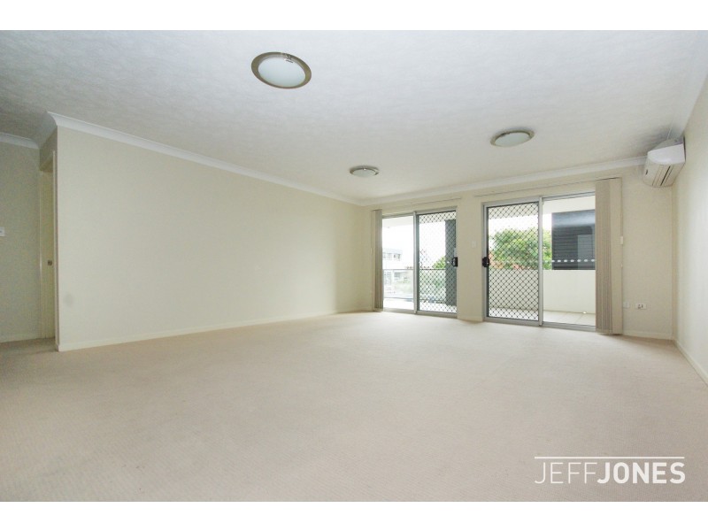 4/76 Old Cleveland Road, Greenslopes QLD 4120