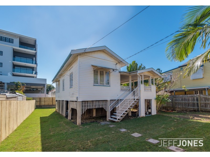 16 Ellis Street, Greenslopes QLD 4120