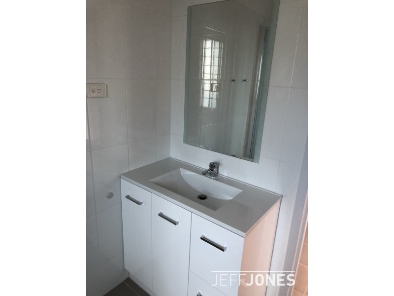 16 Ellis Street, Greenslopes QLD 4120